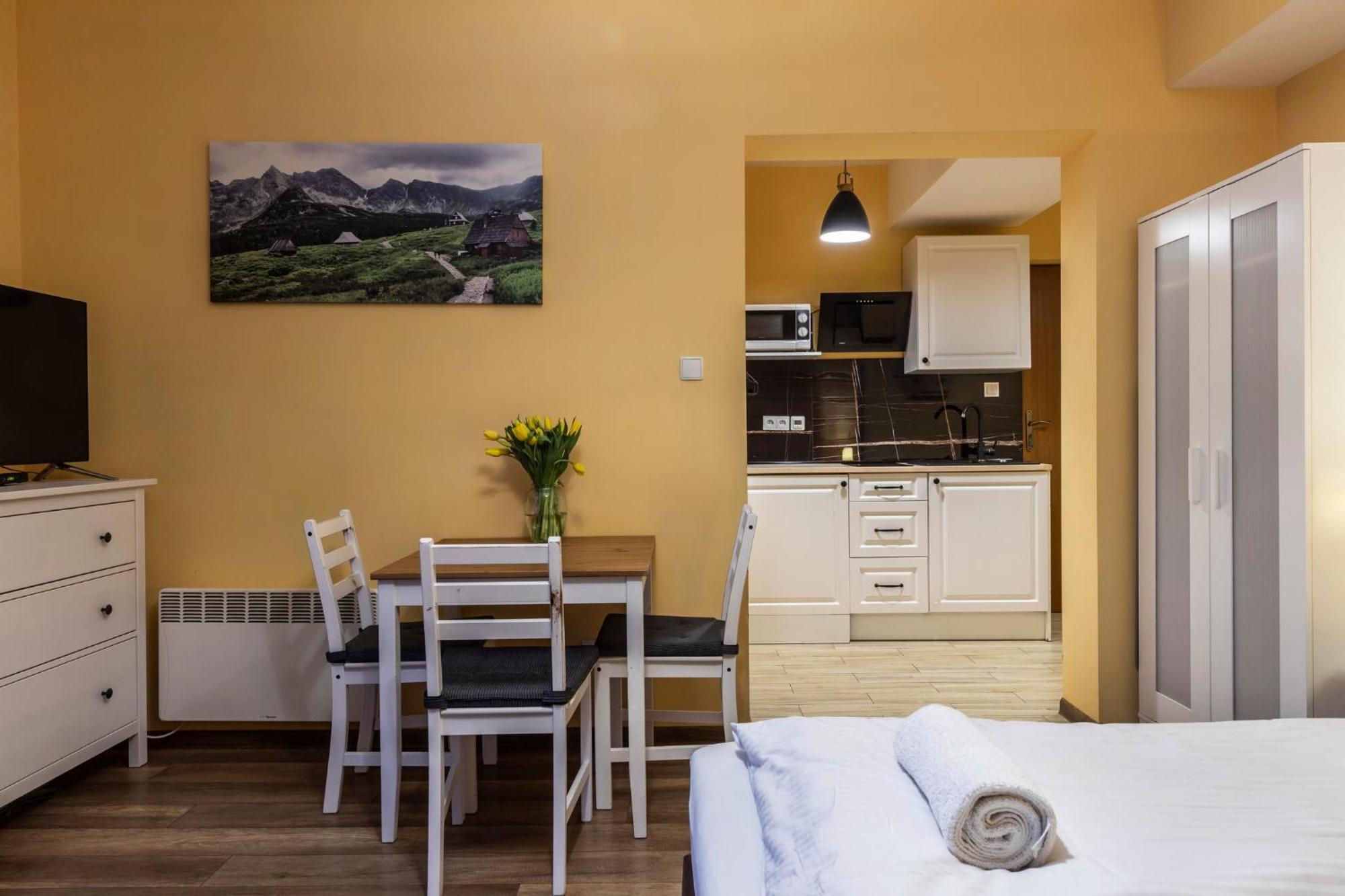 Udanypobyt Apartamenty Przy Dolinach A I B Koscielisko Exterior photo